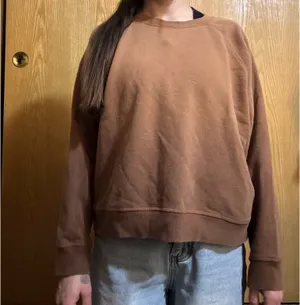 Brown Crewneck Size undefined thumbnail 3