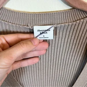 ✨ Abercrombie & Fitch Scoop Neck Ribbed Knit‎ Sweater Tan Neutral Small thumbnail 3