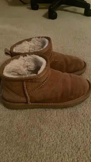 Ugg minis  thumbnail 3