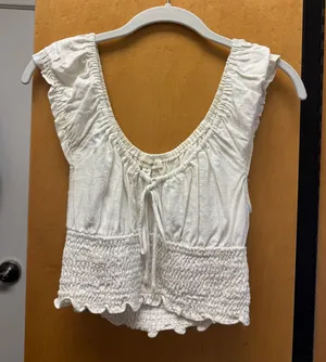 Isabelle's Cabinet Top White Crop thumbnail 1