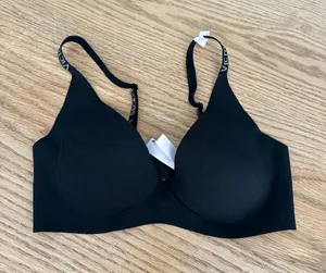 Victoria's Secret Black Smooth Molded Bra thumbnail 1