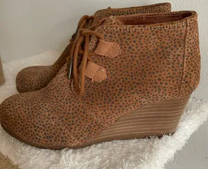Tom’s Booties thumbnail 3