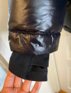 EUC Aritzia TNA Super Puff Glossy Black XS thumbnail 8