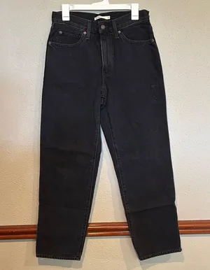 Levi's Women's Straight Black Jeans thumbnail 1