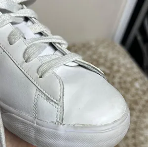 Nike White Athletic Shoes Classic Design thumbnail 2