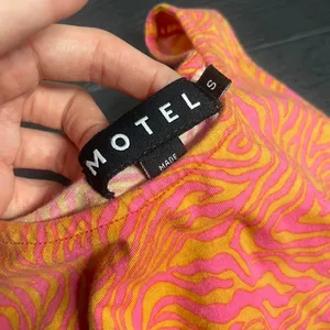 Motel‎ Rocks Pink Orange Psychedelic Swirl Ruched Side Mini Dress Small Zebra thumbnail 3
