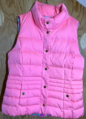 Lilly Pulitzer Isabelle puffer vest in flamingo pink. thumbnail 1