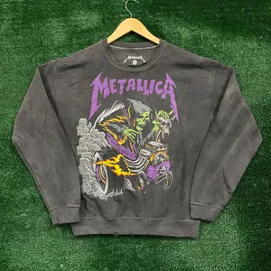 Urban Outfitters Metallica Here Comes Revenge Oversized Crewneck Sweater Size Small thumbnail 1