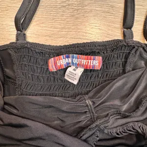 Urban‎ Outfitters Ruched Front Cami Tank Crop Top Black Sleeveless Medium M thumbnail 3