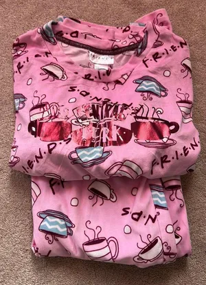 Friends Pajama Set Pink thumbnail 2