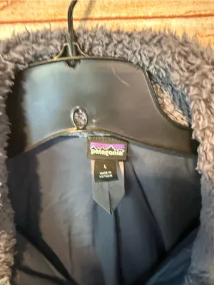 Patagonia Gray Fuzzy Full-Zip Fleece Jacket WOMENS LG thumbnail 3