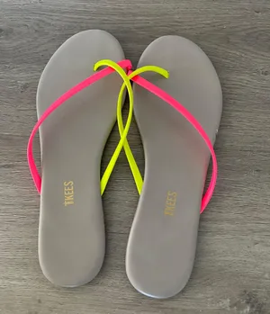 Sandal thumbnail 2