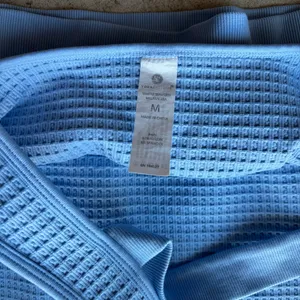 Yogalicious Waffle Seamless Melanie Sports Bra in light blue thumbnail 3