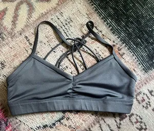 Alo Bra Yoga thumbnail 1