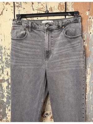 Abercrombie & Fitch The *90s Straight Ultra High Rise Jeans 29 8S thumbnail 2
