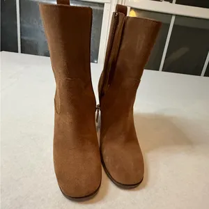Coach Brown Suede Wedge Ankle Boots Side Zip Booties Size 7 thumbnail 2