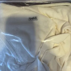 1460‎ | NWT Levis Cropped Relaxed Logo Hooded Sweatshirt Cream Womens M thumbnail 10