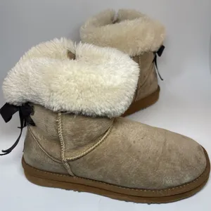 LAMO Womens brown 🤎 Suede Short Boots‎ Size 7 thumbnail 1