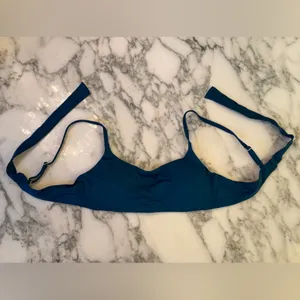 NWOT Quince Women's Scoop Neck Bikini Top Teal Blue Size Medium Sold Out thumbnail 3