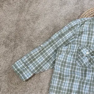 Carhartt Women’s Roll Tab 3/4 Sleeve Button Up Shirt Top Plain in Green XL thumbnail 4
