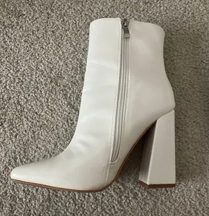 Boohoo White Booties thumbnail 2