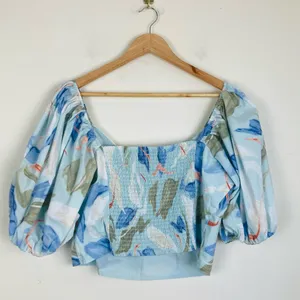 Abercrombie & Fitch pale blue abstract floral puff sleeve o-ring crop top. XL thumbnail 4