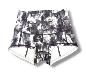 Lululemon Boogie Shorts Womens 6 Black White Floral Yoga Running Athletic thumbnail 1