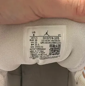Nike Air Jordan 1 Wolf Gray thumbnail 6