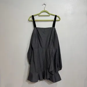 Lovers + Friends Charcoal Off Shoulder Long Sleeve Ruffle Mini Dress Sz L NWT thumbnail 2