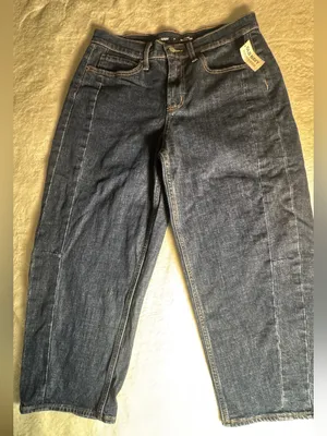 Old Navy High-Waisted Extra-Wide-Leg Barrel Jeans size 8 thumbnail 6