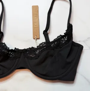 NWT Skims Fits Everybody Lace Unlined Scoop Bra thumbnail 3