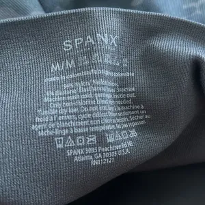 NWT SPANX Look at Me Now LAMN Legging Black Camo Medium thumbnail 5