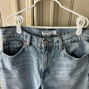 Women’s GARAGE Denim Light Blue Vintage Straight Leg Distressed Jeans Sz 5 / 27 thumbnail 3