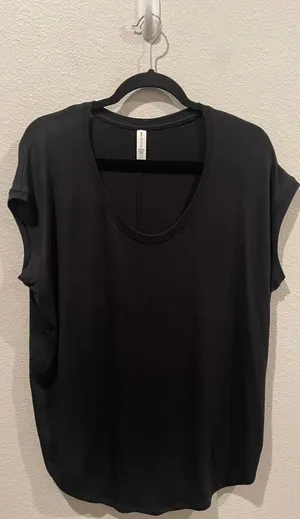ATHELTA Round Neck Short Sleeve Black Top thumbnail 1