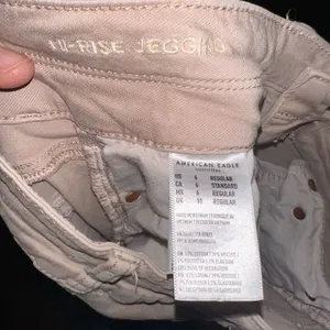American Eagle hi rise stretchy size 6 tan jeggings thumbnail 2