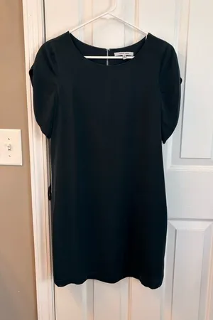 Naked Zebra Classic Dark Green Short-Sleeve Shift Dress thumbnail 1