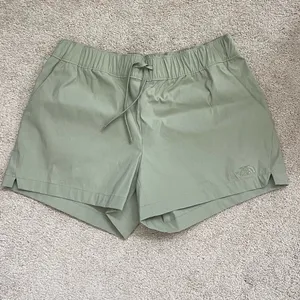 The North Face Shorts for women NWT thumbnail 1