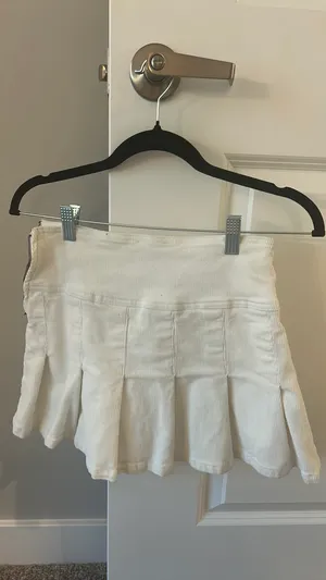Aeropostale white curduroy pleated skirt thumbnail 2
