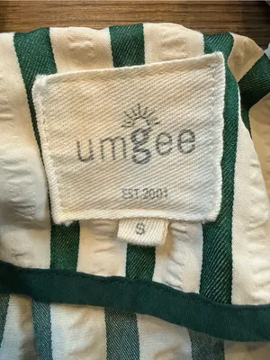 Umgee Green and White Striped Puff Sleeve Peasant Top thumbnail 4