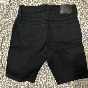 Hollister Men's 9" Slim Black Hollister Men's 9" Slim Black Denim Shorts Size 29 thumbnail 3