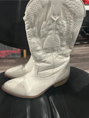 Coconuts by Matisse White Textured Western Heeled Boots see front for flaw thumbnail 3