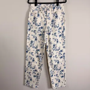 Old Navy OG Loose High Rise Floral Toile Jeans Blue Cream Tall 4 thumbnail 2