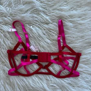 Victoria’s Secret Very Sexy Heartware Open-Cup Strappy Demi Bra Lipstick M-DD thumbnail 6