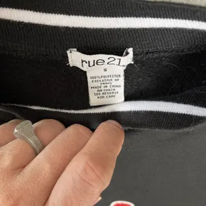 Rue 21 Chicago Champions Sweatshirt - 97 - Size‎ Small - Crew Black Red White thumbnail 6