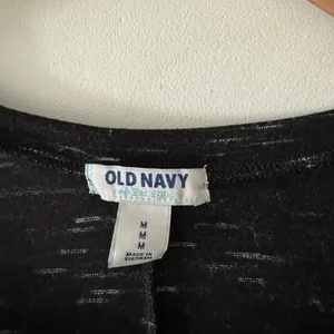 Old Navy Black‎ and White 3/4 Sleeve Top thumbnail 4