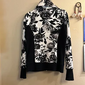Lululemon Calm & Cozy Jacket Brisk Bloom Black White / White / Black Size 8 thumbnail 10