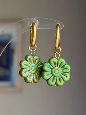 Handmade unique fairy retro cute Czech glass flower hoop dangle earrings💚 thumbnail 4