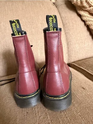Dr. Martens 1460 Burgundy Cherry Red Leather 8 Eye Lace Up Combat Boots Women 7 thumbnail 2