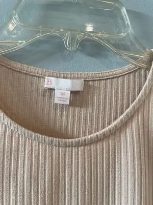 Beige Ribbed Short Sleeve Top medium like new - layering - neutral thumbnail 2