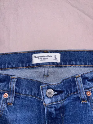 Abercrombie Mid-Rise Jeans thumbnail 2